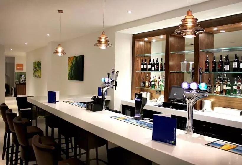 호텔 Holiday Inn Express Wakefield, An Ihg