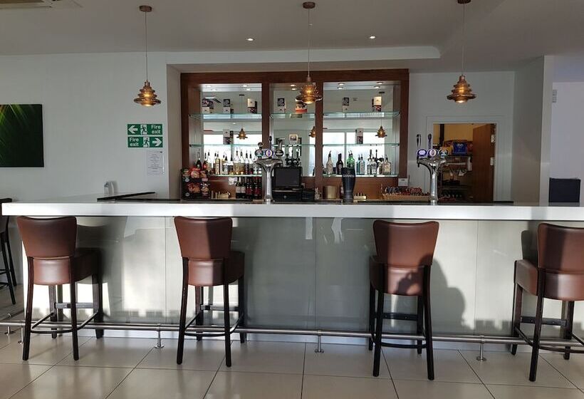 Hotel Holiday Inn Express Wakefield, An Ihg