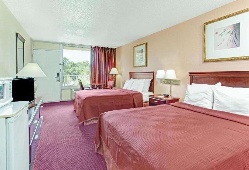 هتل Howard Johnson By Wyndham Tropical Palms Kissimmee