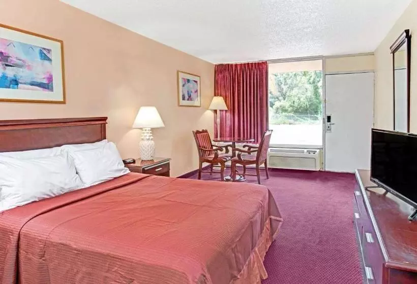 ホテル Howard Johnson By Wyndham Tropical Palms Kissimmee