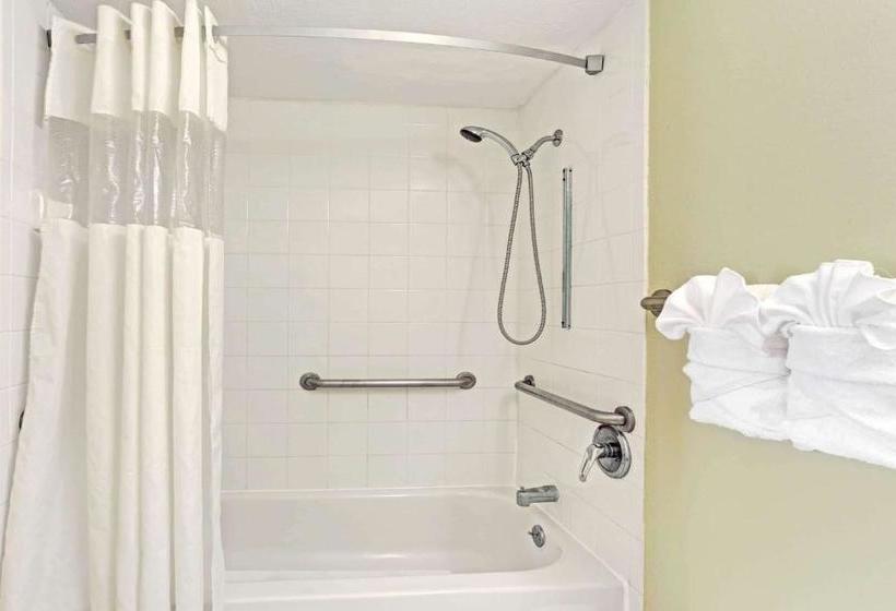 هتل Howard Johnson By Wyndham Tropical Palms Kissimmee