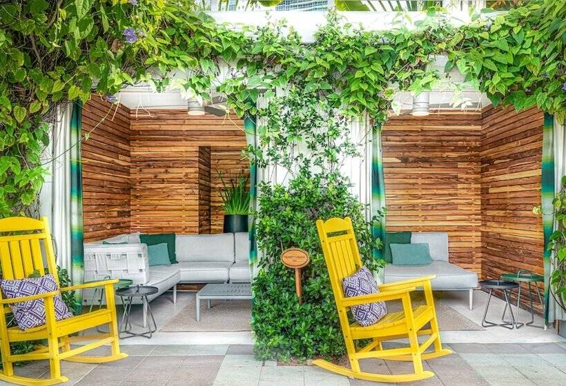 Kimpton Surfcomber Hotel, An Ihg