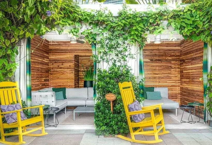 Kimpton Surfcomber Hotel, An Ihg