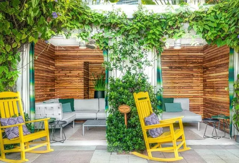 Kimpton Surfcomber Hotel, An Ihg