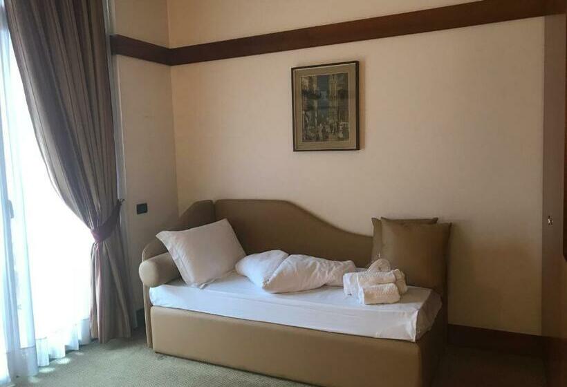 Hotel Milanore  By Diva S