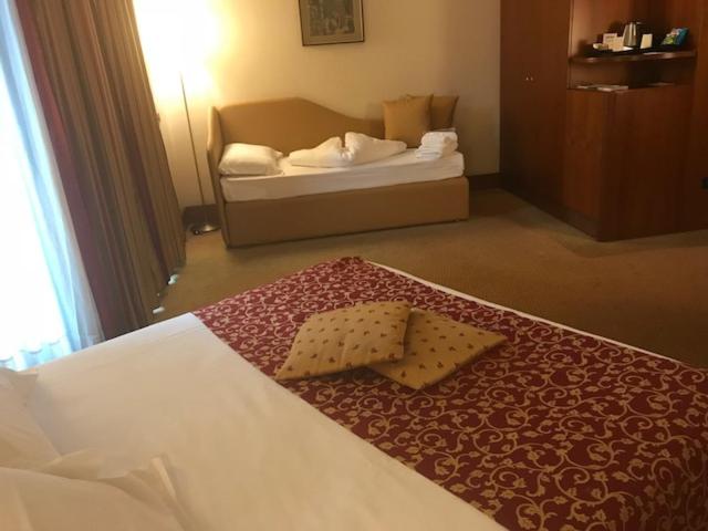 Hotel Milanore  By Diva S