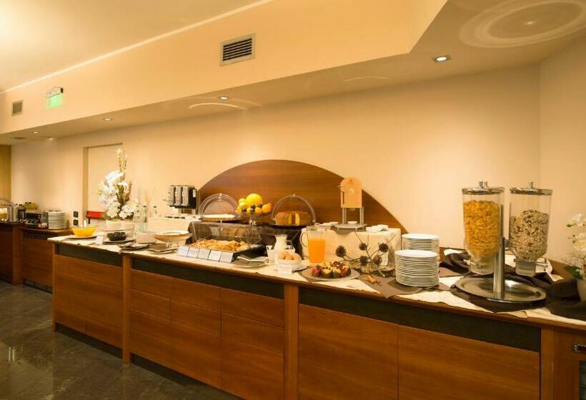 Hotel Milanore  By Diva S