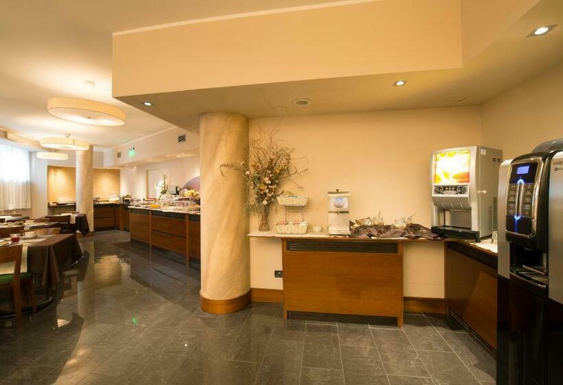 Hotel Milanore  By Diva S