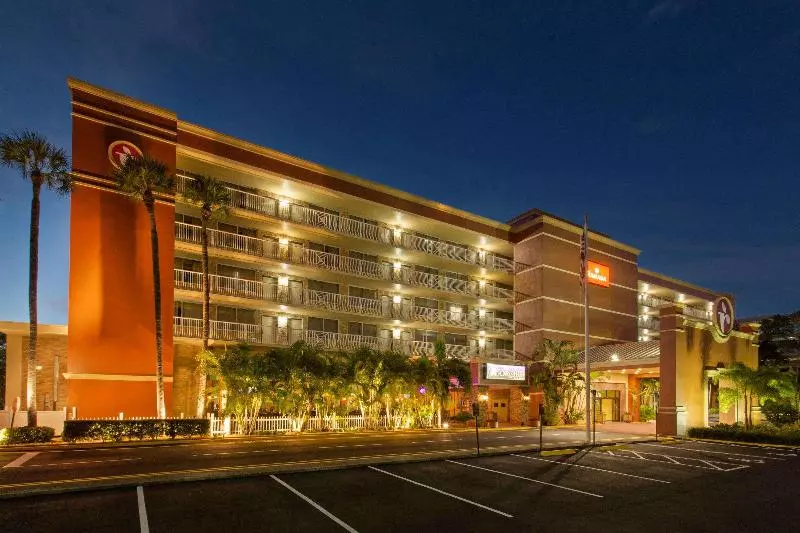 هتل Ramada By Wyndham Tampa Westshore Airport South