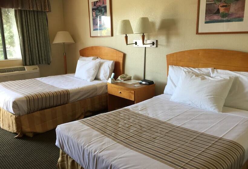 فندق Fresno Inn