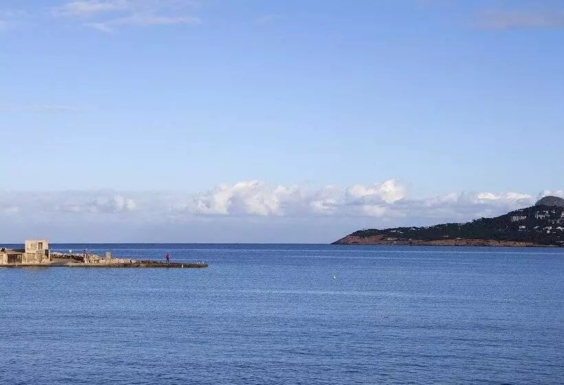 Playa Bella Apartments