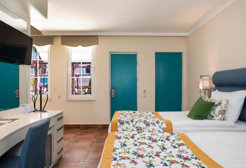 אתר נופש Orange County Kemer