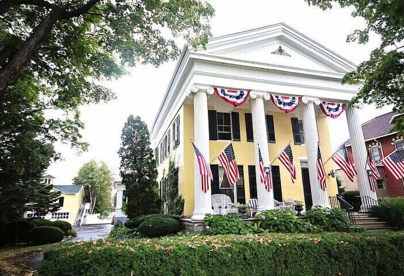 민박 The Laurentide Inn