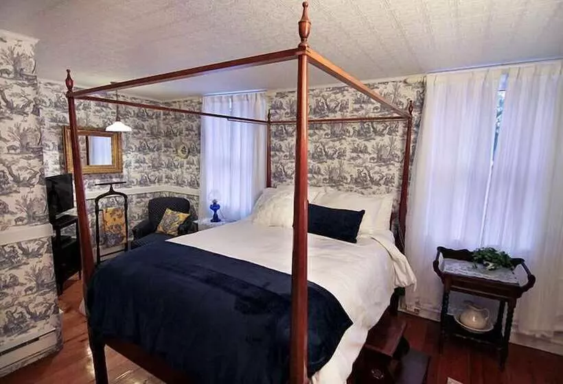 ベッドアンドブレックファースト The Laurentide Inn