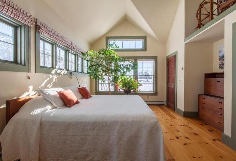 Bed and Breakfast Whitford House And Twin View Barn