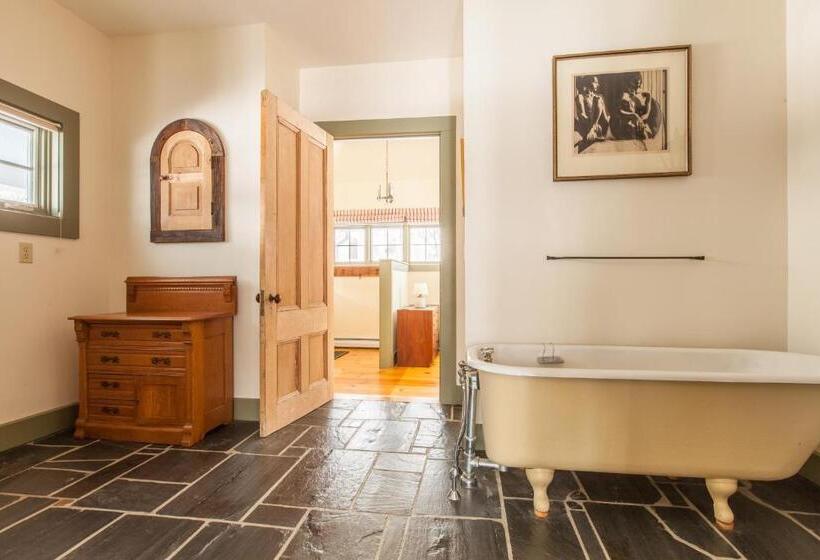 Bed and Breakfast Whitford House And Twin View Barn