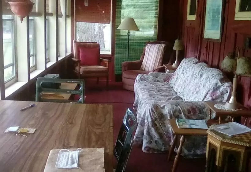 Crystal Lake Cabin