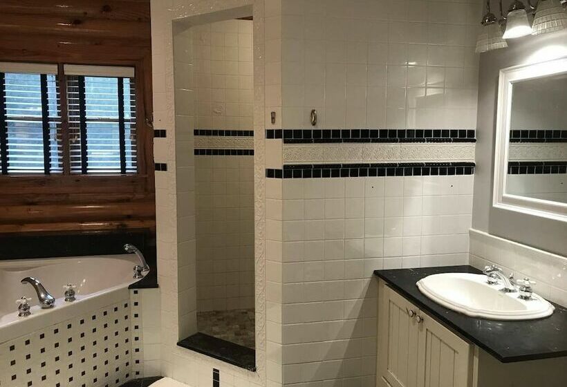 فندق Beachwoods Villa