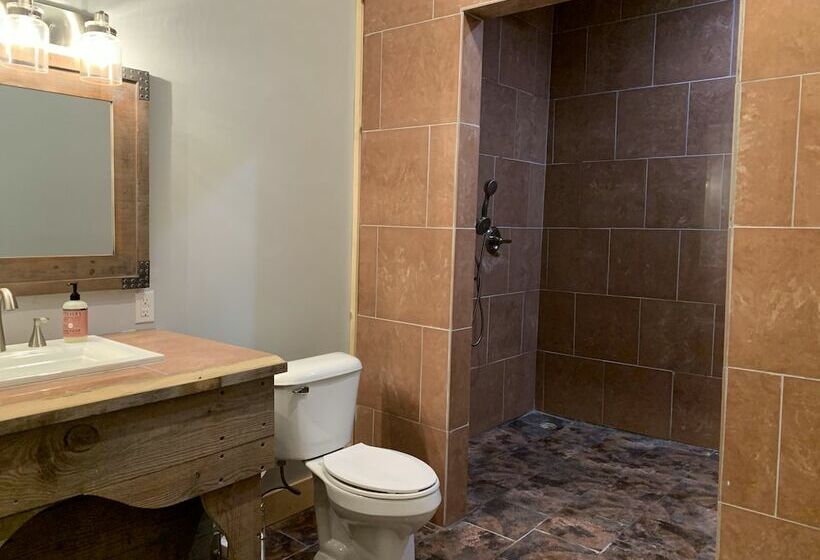 فندق Beachwoods Villa