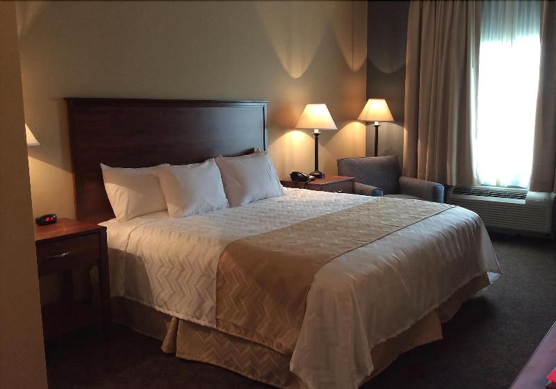 ホテル Cardinal Inn & Event Center