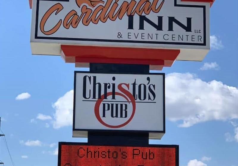 ホテル Cardinal Inn & Event Center