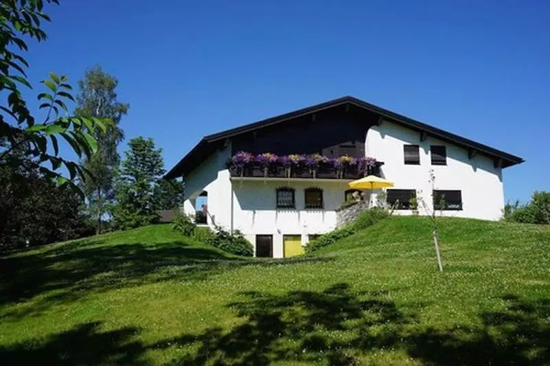 ホテル Ferienwohnungen Bachblick