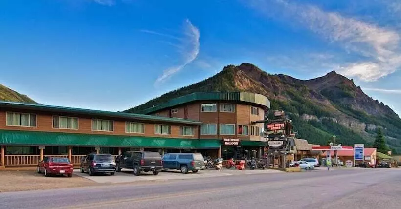 Hotelli Soda Butte Lodge