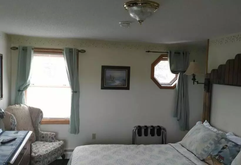 Motelli Midway Lodging