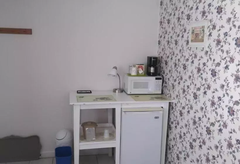 Motelli Midway Lodging