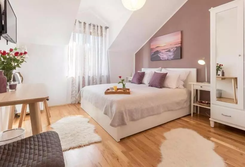 Majatalo Apartments Micika