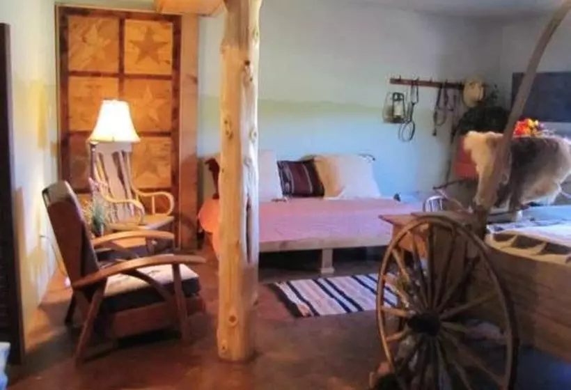 Majatalo Covered Wagon B&b Guesthouse