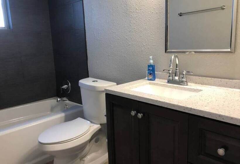 6150 Sandcrest · New! Walk To Universal. Sleep 9. Near Disney