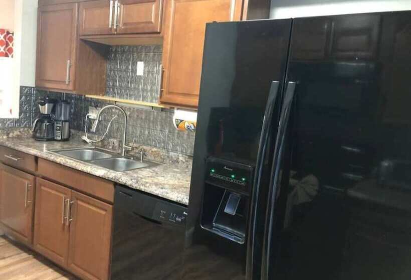 6150 Sandcrest · New! Walk To Universal. Sleep 9. Near Disney