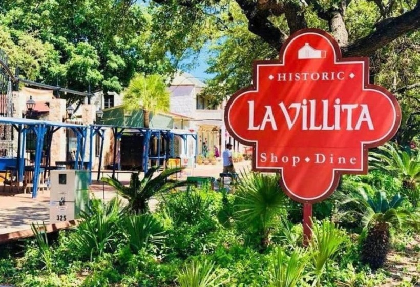 Cozy Guesthouse Near Downtown