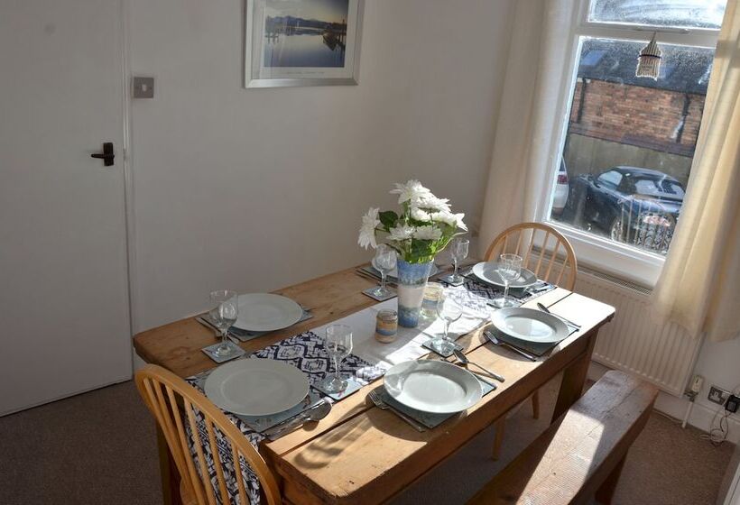 Harbour View Cottage