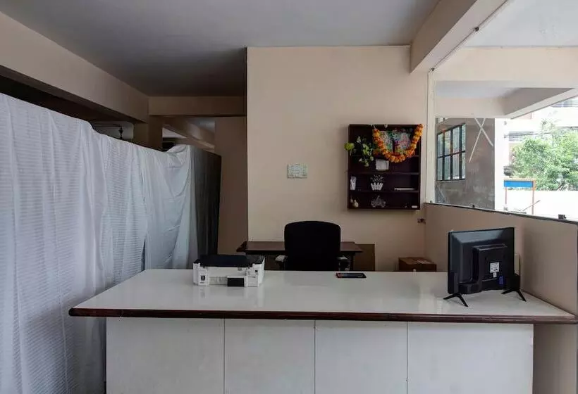 Hotelli Oyo 45978 Madhu Nest