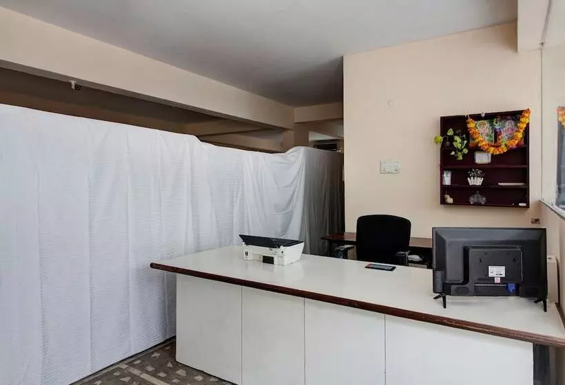 Hotelli Oyo 45978 Madhu Nest