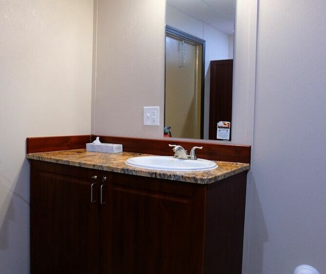 酒店 Target Hospitality   Orla South Lodge