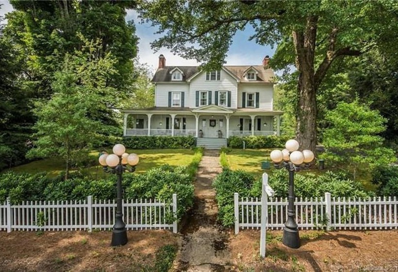 Love Lane Bed & Breakfast