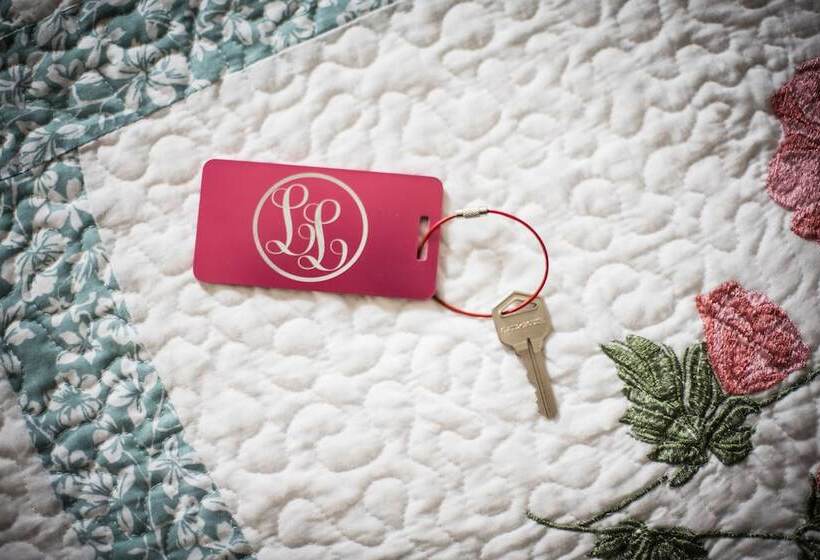 Love Lane Bed & Breakfast