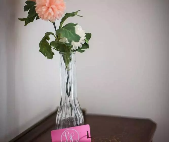 Love Lane Bed & Breakfast