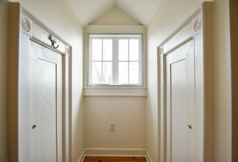 Love Lane Bed & Breakfast