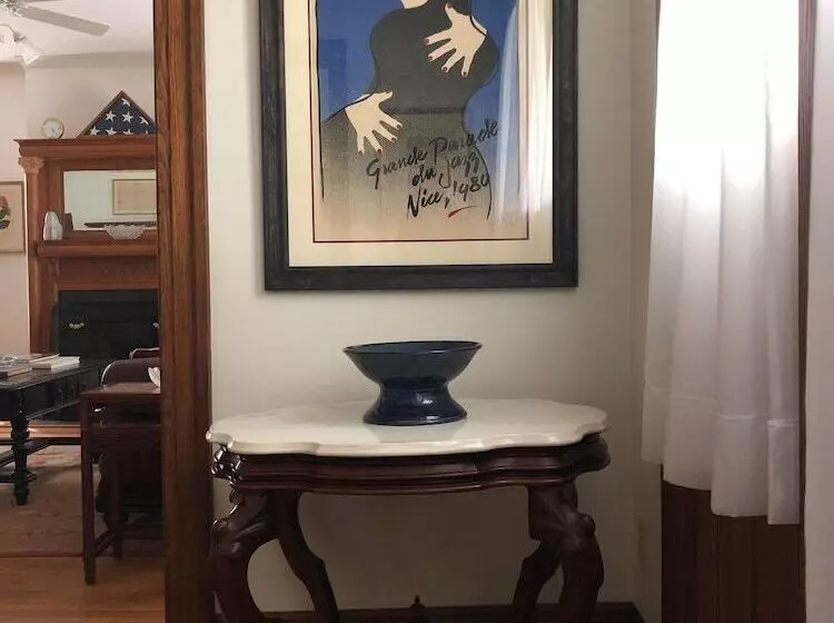 Love Lane Bed & Breakfast