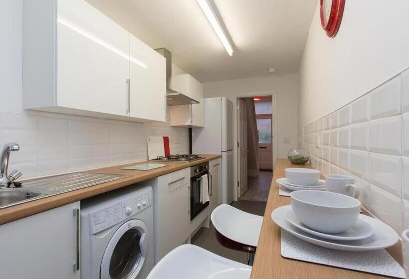 膳宿费 Townhouse @ 166 Ruskin Road Crewe