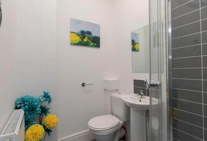 膳宿费 Townhouse @ 166 Ruskin Road Crewe