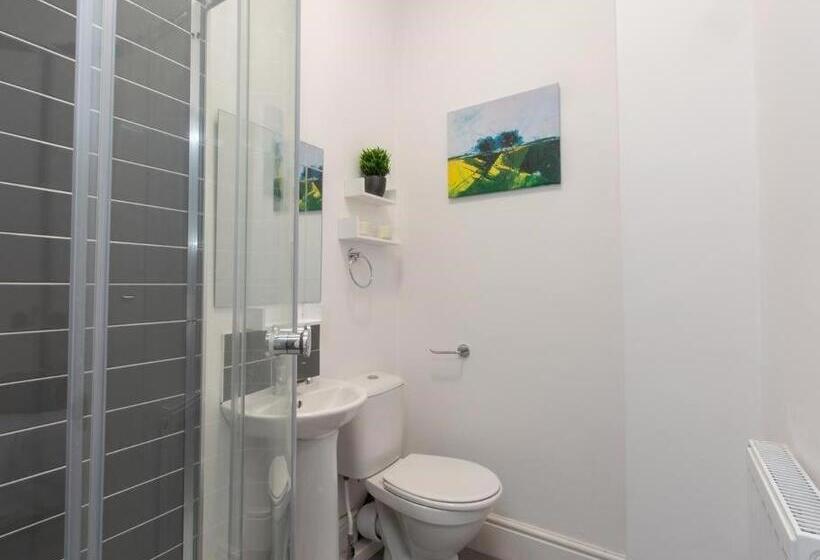 膳宿费 Townhouse @ 166 Ruskin Road Crewe