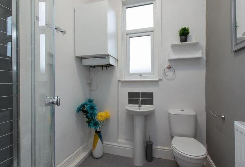 膳宿费 Townhouse @ 166 Ruskin Road Crewe