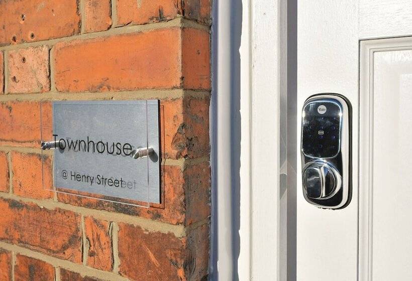 פנסיון Townhouse @ Henry Street Crewe