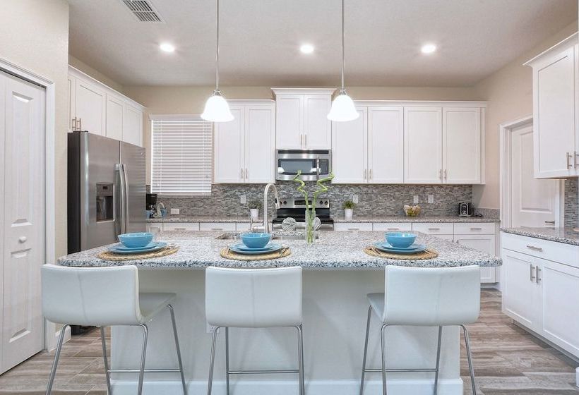 Solterra 5 Bedrooms House W/pool7037sr