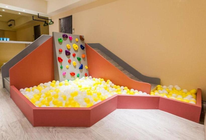 هاستل Lady M Luodong